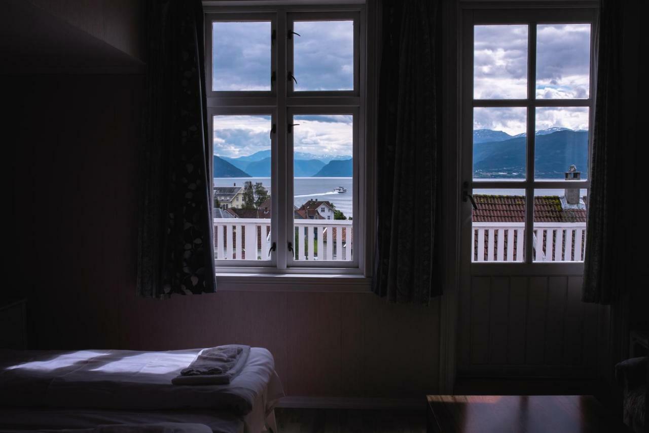 Kringsja Hotel Балестранд Екстериор снимка