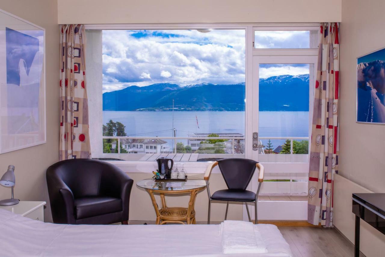 Kringsja Hotel Балестранд Екстериор снимка